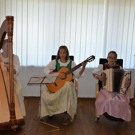 Familie Neunhaeuserer Neustift im Stubaital